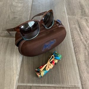 Never worn! Maui Jim “Starfish” sunglasses with case and cleaning cloth